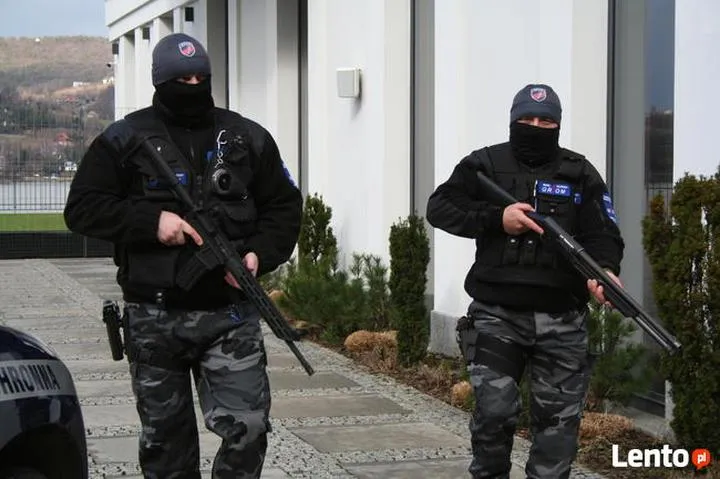 Kwalifikowany pracownik ochrony: Co warto wiedzieć o szkoleniu i jego kosztach co 5 lat?